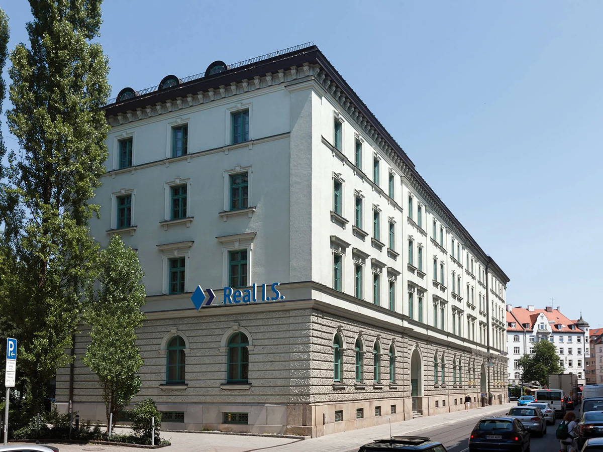 地产商Real I.S. 慕尼黑办公楼：历史建筑化身时尚办公场所